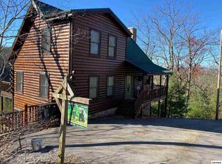 752 Ski View Ln, Sevierville, TN 37876