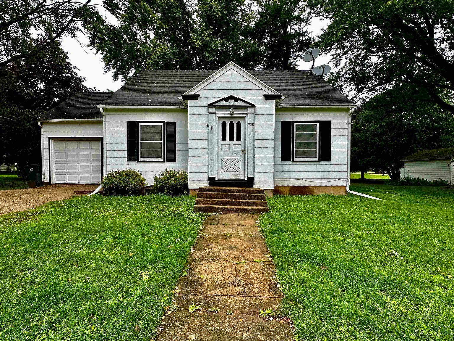 128 E 6th St, Westfield, WI 53964 Zillow