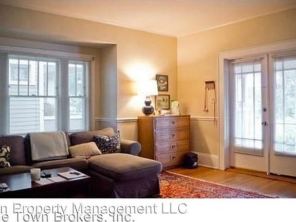 5th image of 413 E Central Blvd