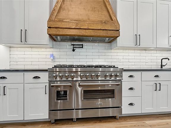 4th image of 208 Williamsburg Dr