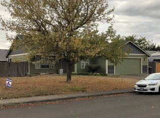 555 N 9th St, Aumsville, OR 97325