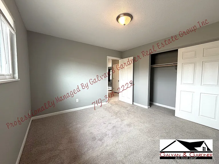 2039 Chamberlin S — Photo 16
