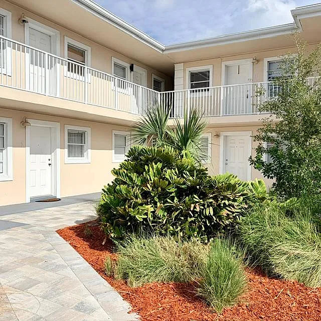 1328 S Patrick Dr #4