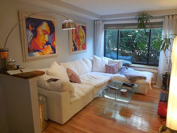 4th image of 2610 Tunlaw Rd NW #1-11