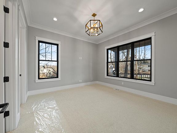 4th image of N1931 Linn ROAD