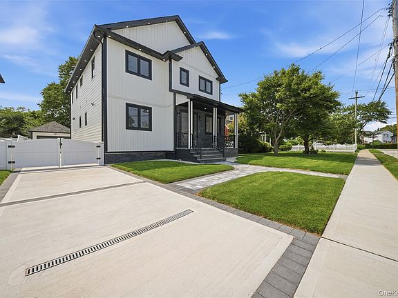 2nd image of 22 Surrey Lane