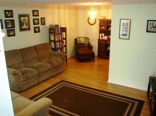 62 Georgetowne Rd, Lindenwold, NJ 08021