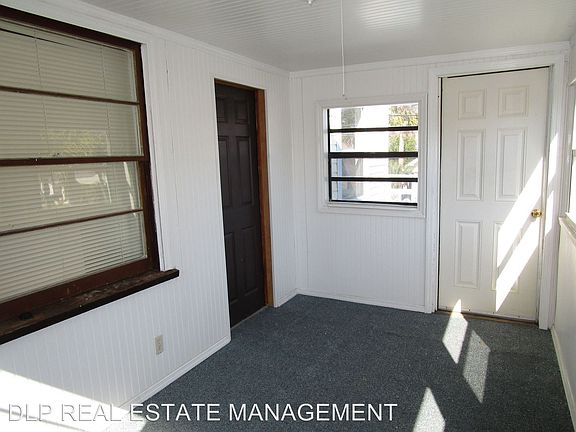 3rd image of 610 Vermont Ave APT 2
