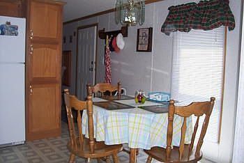 Dining area in kitchen.