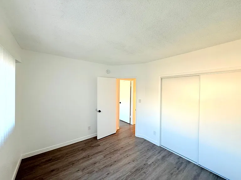 1426 South Point View St. — Photo 16