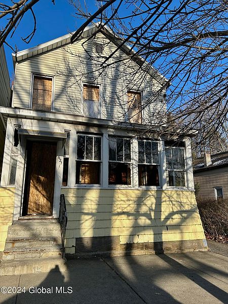 2nd image of 621 2nd Street