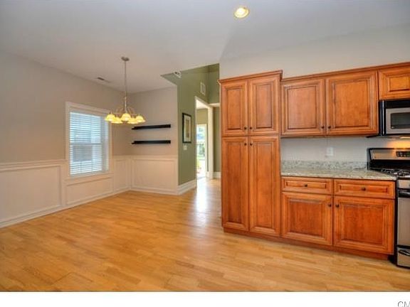 Kitchen w/ dining area