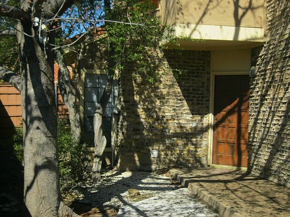 2nd image of 4242 Cuesta Dr