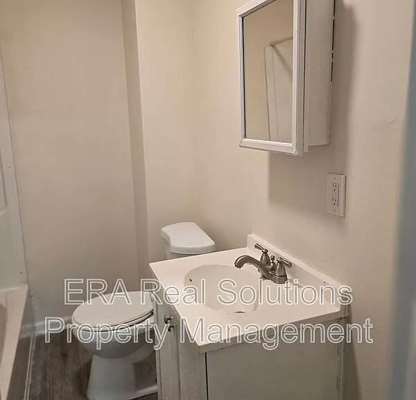 587 S Burgess Ave — Photo 12