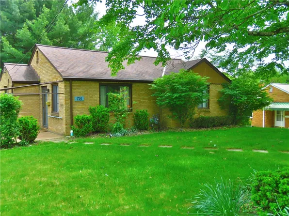 7920 Marmion Dr, Pittsburgh, PA 15237