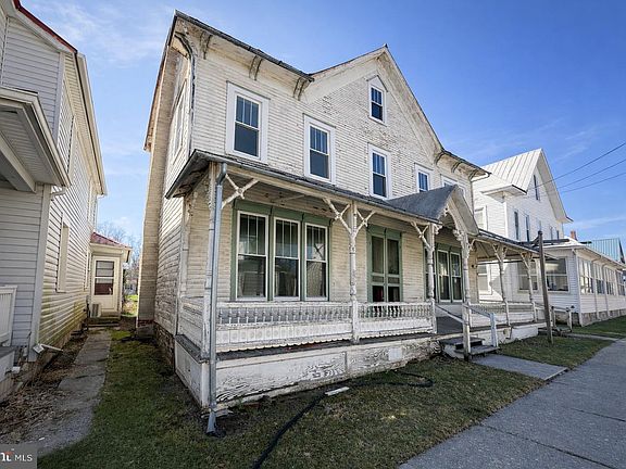 3rd image of 116 Penn St
