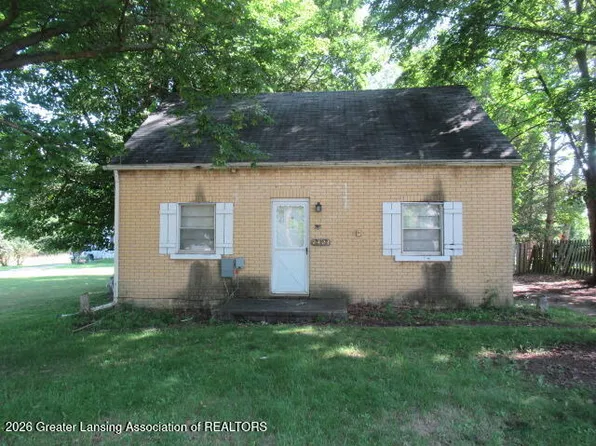 2421 E Cavanaugh Rd, Lansing, MI 48910