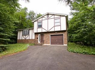 502 Cayuga Dr, Tobyhanna, PA 18466