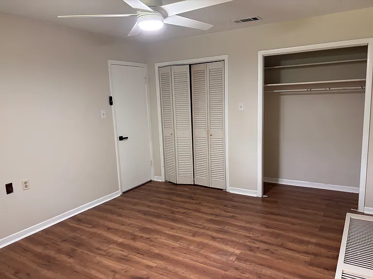 714 Monterrey Ln — Photo 7