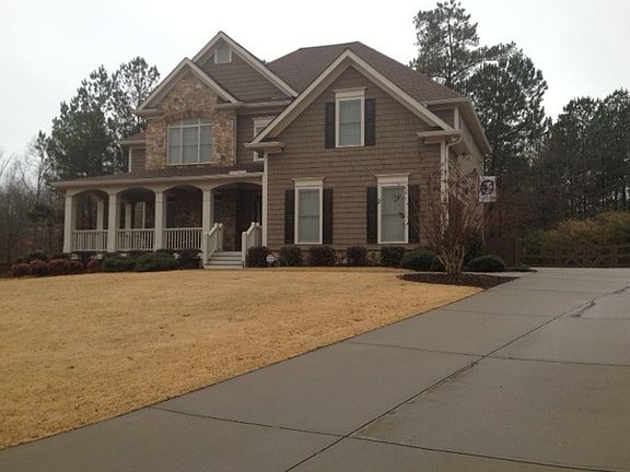 Front of house with driveway