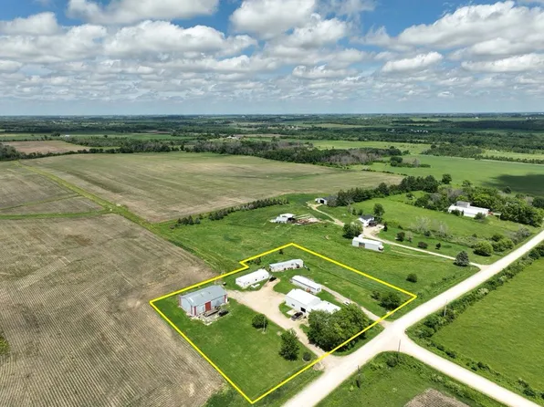 1151 260th St, Nashua, IA 50658