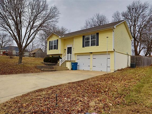 2nd image of 411 College Ter