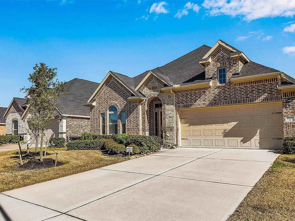8807 Seguin Cove Ln
