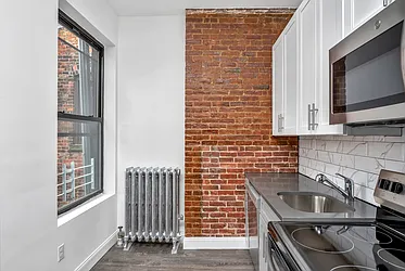 Rented by Imperial Property Advisers