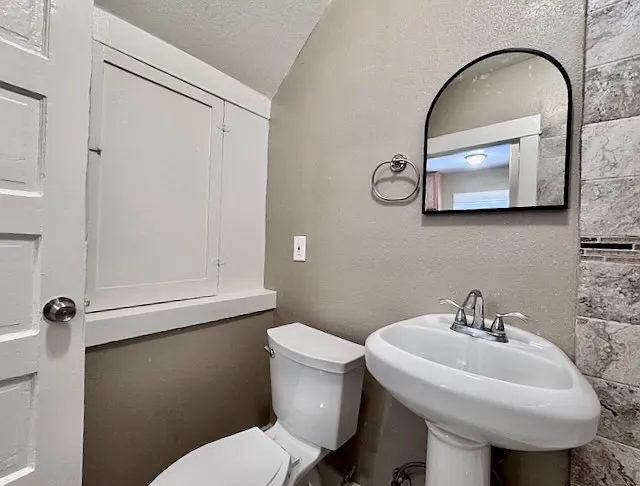 204 Falcon Ave — Photo 12