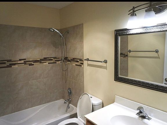 5th image of 4000 Bayside Dr Unit 102