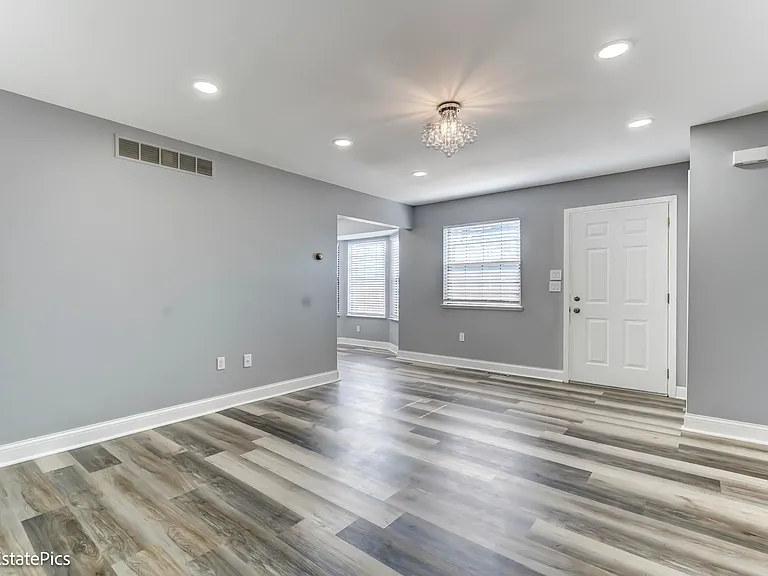 43449 W Arbor Way Dr #200 — Photo 3