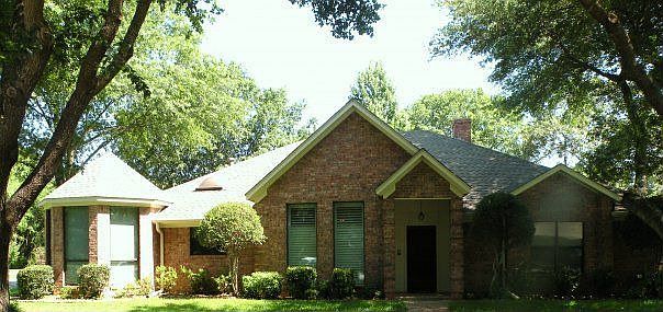 1st image of 1309 Wimbledon Dr