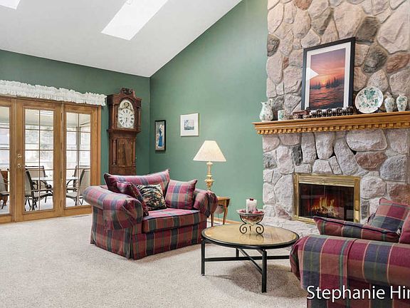 5th image of 2880 Shady Oaks Dr SW
