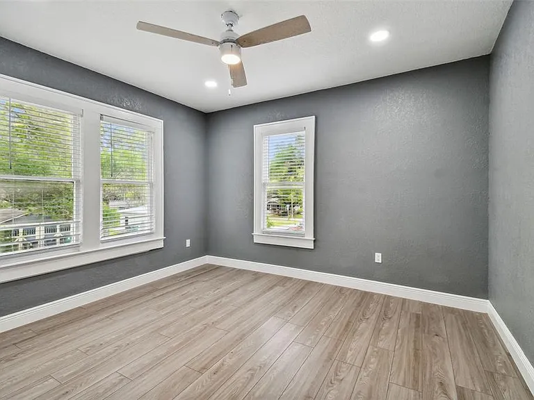 6810 N Navin Ave — Photo 38