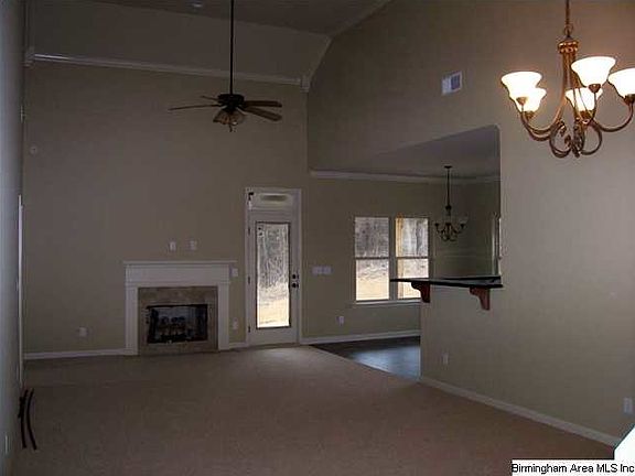 Family Room w / Gas Fireplace