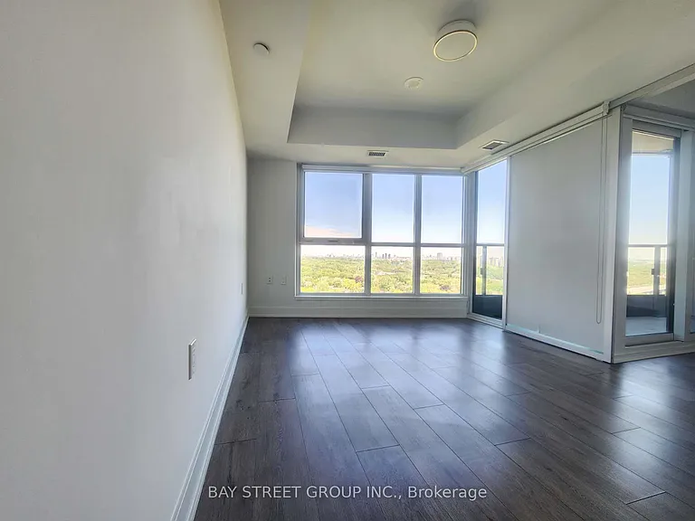 585 Bloor St E #2024 — Photo 11