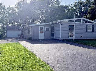 1401 Fairlane Dr, Valparaiso, IN 46383