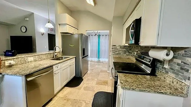 3 bed, 2.0 bath, 1350 sqft, $2,500 — Photo 3
