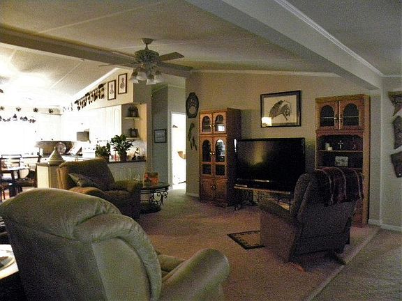 3rd image of 406 Luther Ln