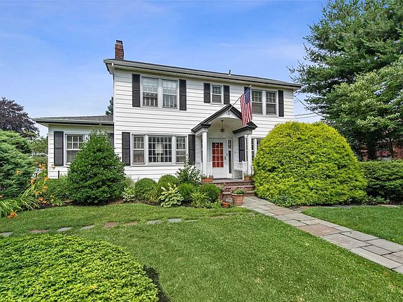 2nd image of 636 Hempstead Ave