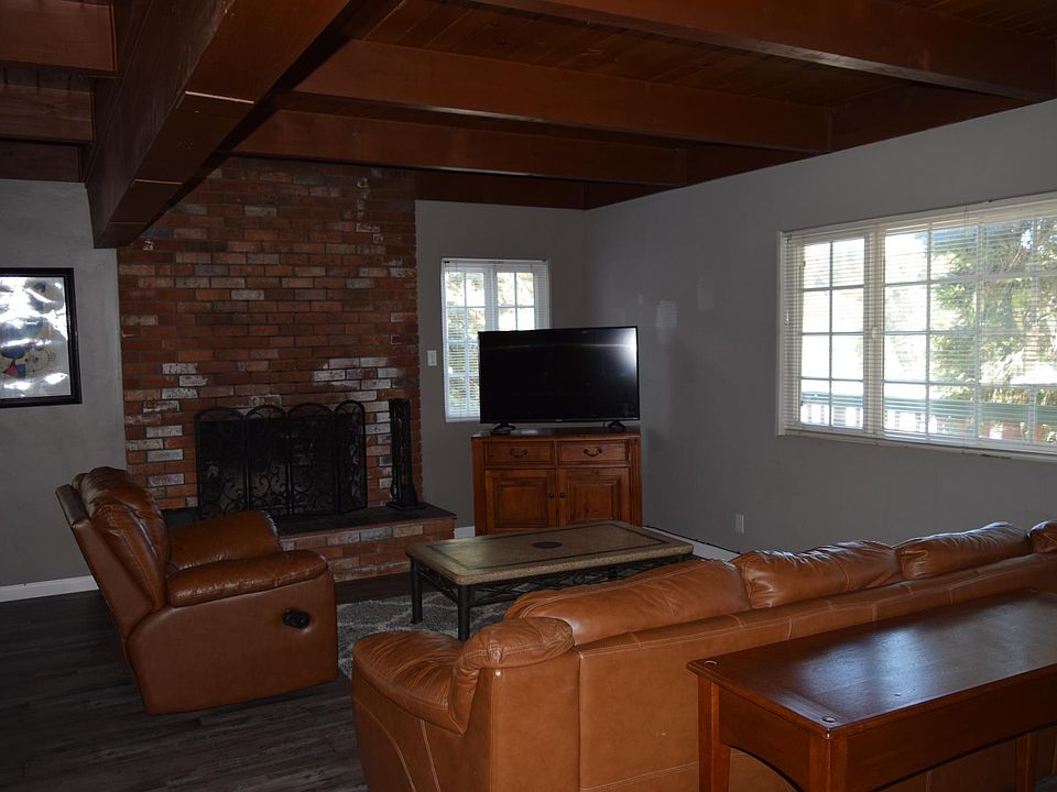 There are double pane windows throughout the unit.