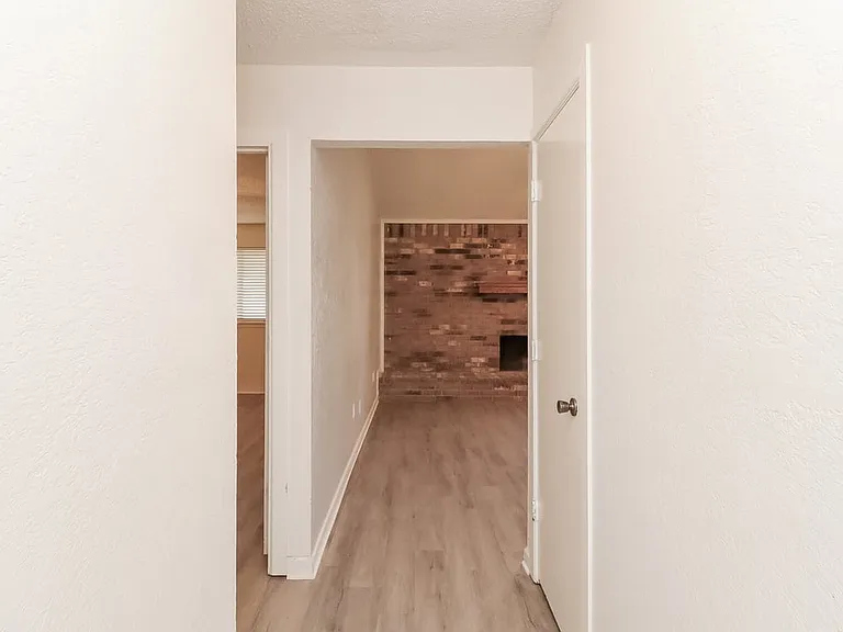 6001 Old Mill Ct — Photo 17