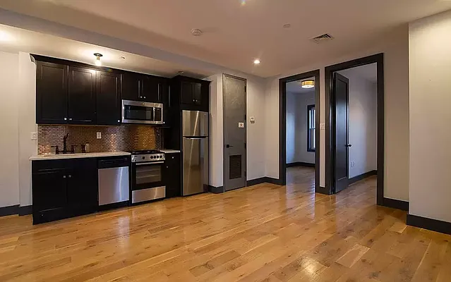 Rented by Reavis | media 16