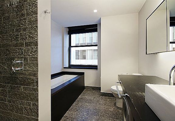 5th image of 20 Pine St APT 1418