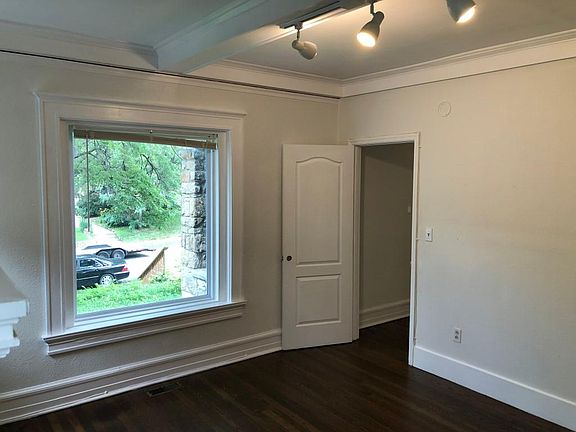 5th image of 3741 Walnut St #1