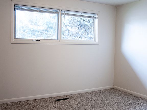 5th image of 2621 Scenic Dr S #1