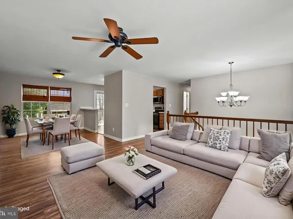 2 Mainsail Ct, Baltimore, MD 21220