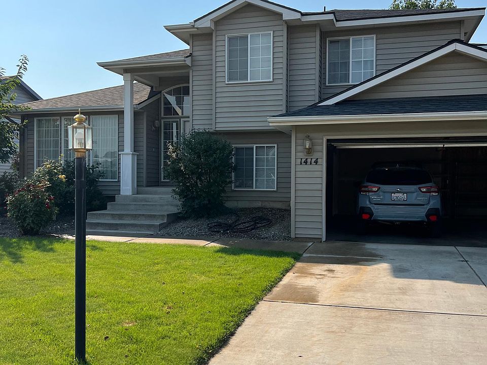 1st image of 1414 E Clover Ave