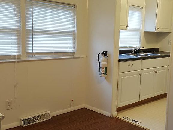5th image of 27104 Osmun Ave