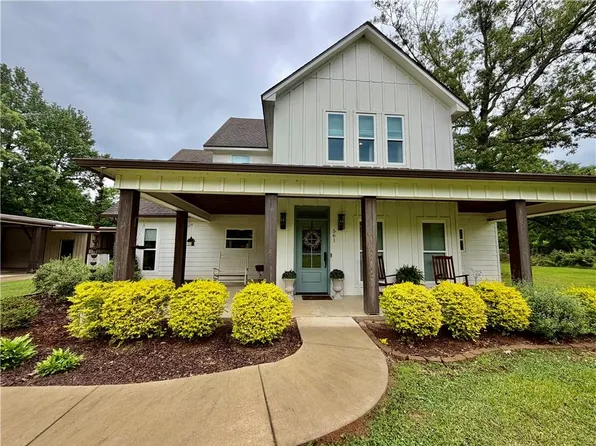 561 Hooper Rd, Deville, LA 71328